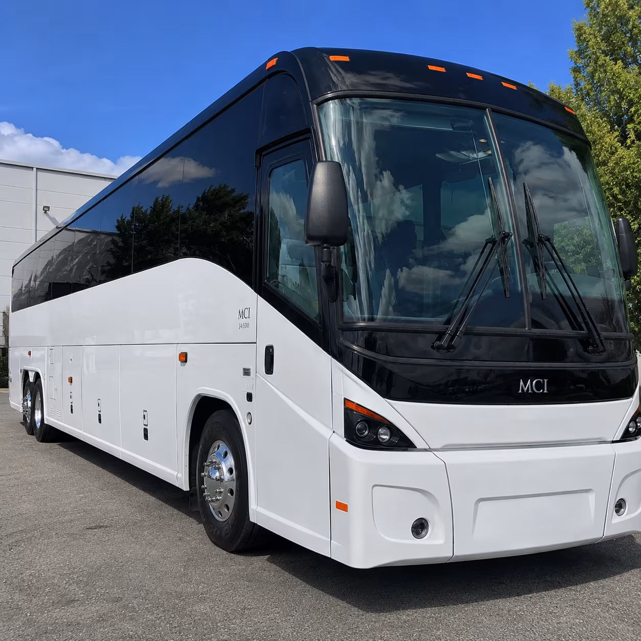 charter bus shuttles to detroit metropolitan wayne county airport dtw