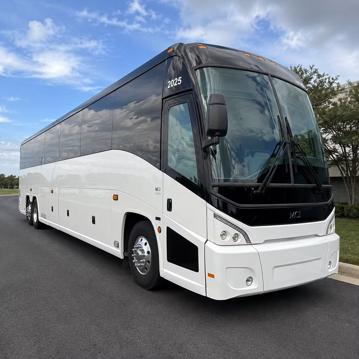 get a bus to detroit concerts without the i 75 stress